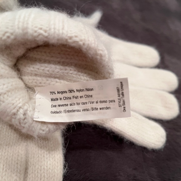 Isotoner Women’s Gloves (Ivory) - Picture 3 of 4